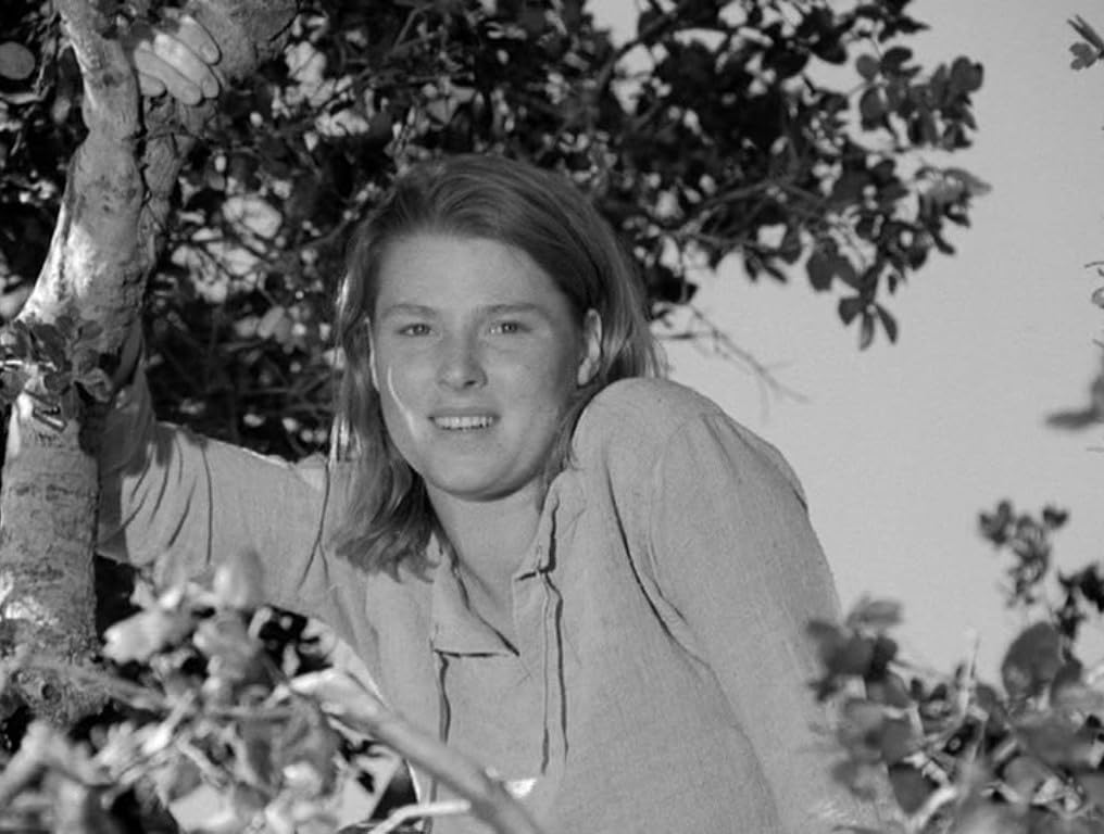 1955年,客串《荒野大镖客》(Gunsmoke)时的照片。在那个阶段,玛丽埃特觉得自己怀了男友的孩子(来源:网络)